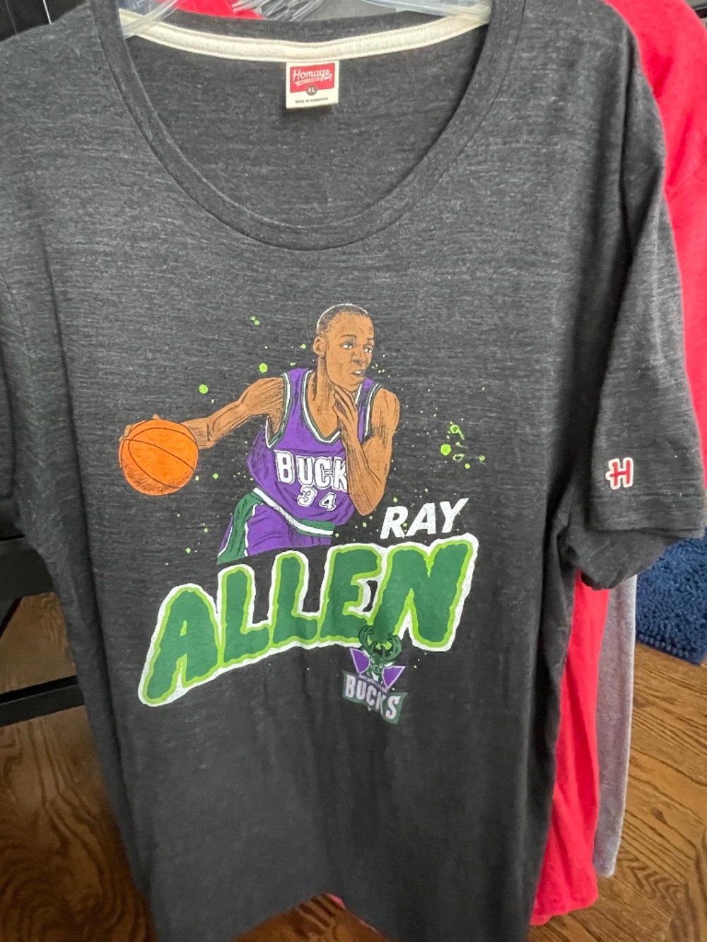 Homage T NBA Milwaukee Bucks Ray Allen, Charcoal Grey, XL